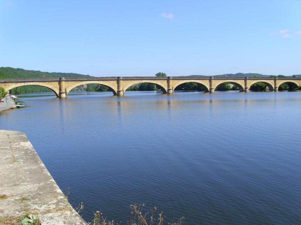 Le Barrage Hotell Mauzac-et-Grand-Castang Eksteriør bilde