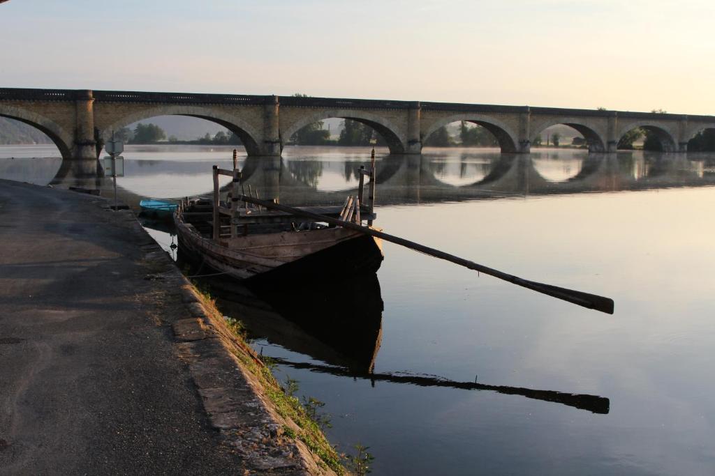 Le Barrage Hotell Mauzac-et-Grand-Castang Eksteriør bilde