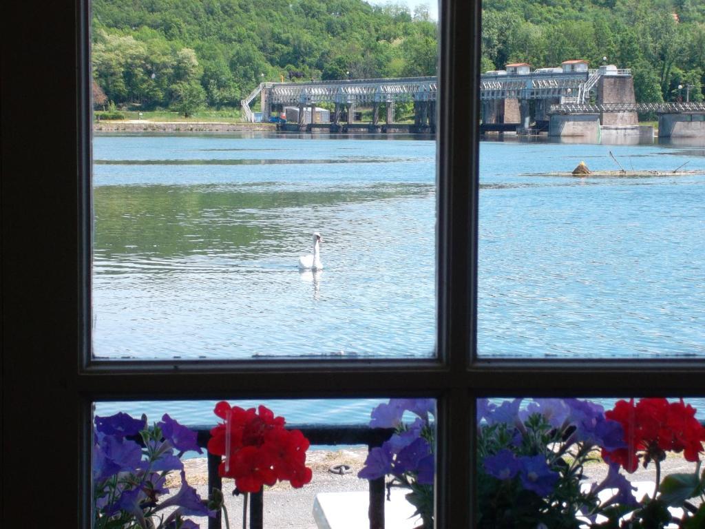 Le Barrage Hotell Mauzac-et-Grand-Castang Eksteriør bilde